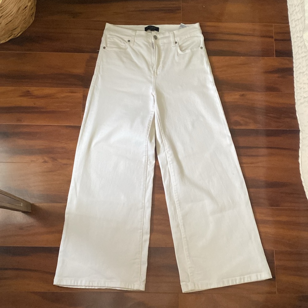 HIGH-RISE WIDE-LEG JEAN